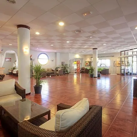 Carema Garden Village アパート *